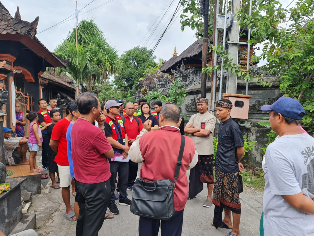 Koordinasi Lapangan dan pemantauan kegiatan Jalan Lingkungan dengan Dinas Perkim Kabupaten Badung